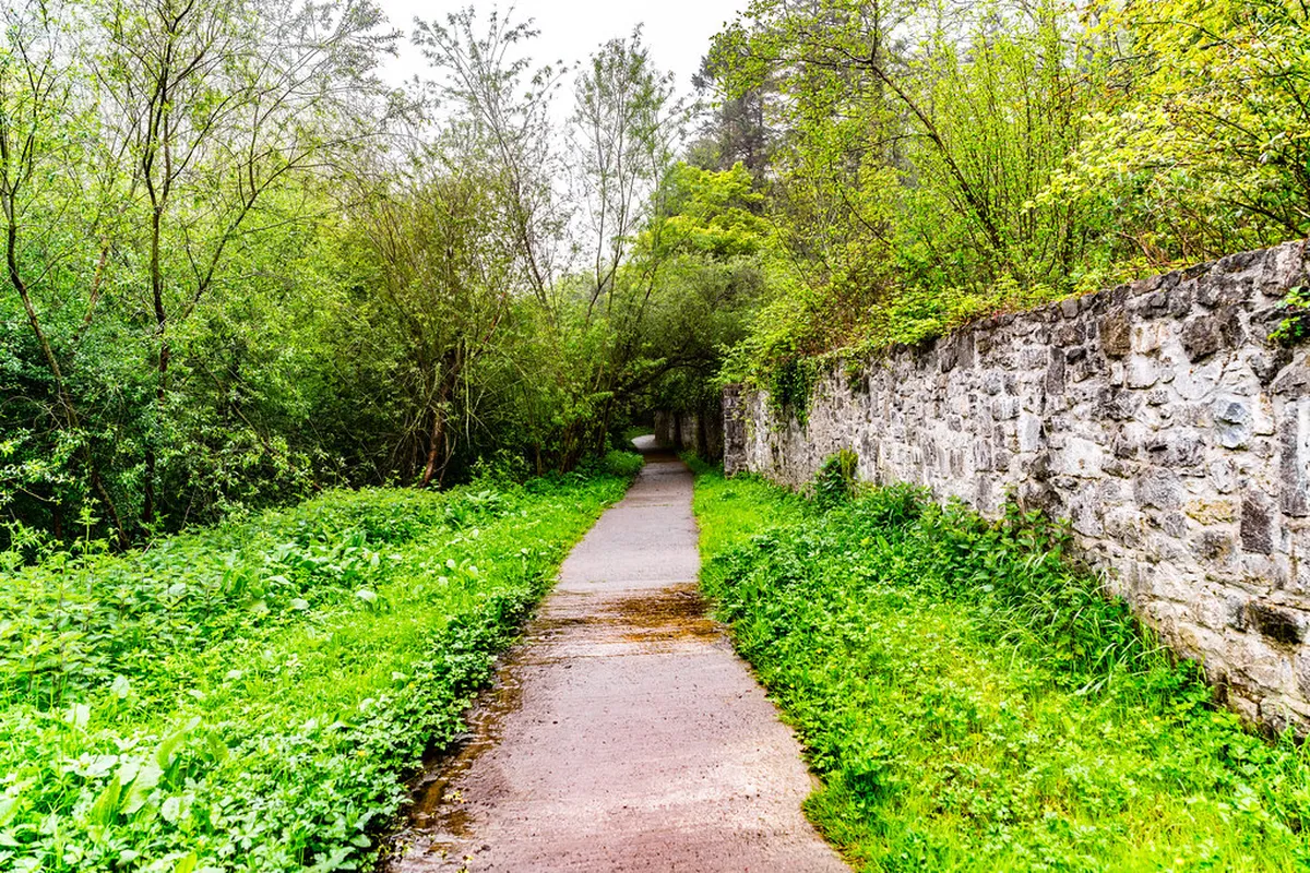 Walk Through the Castle Gardens: 10 Best Krumlov Stops