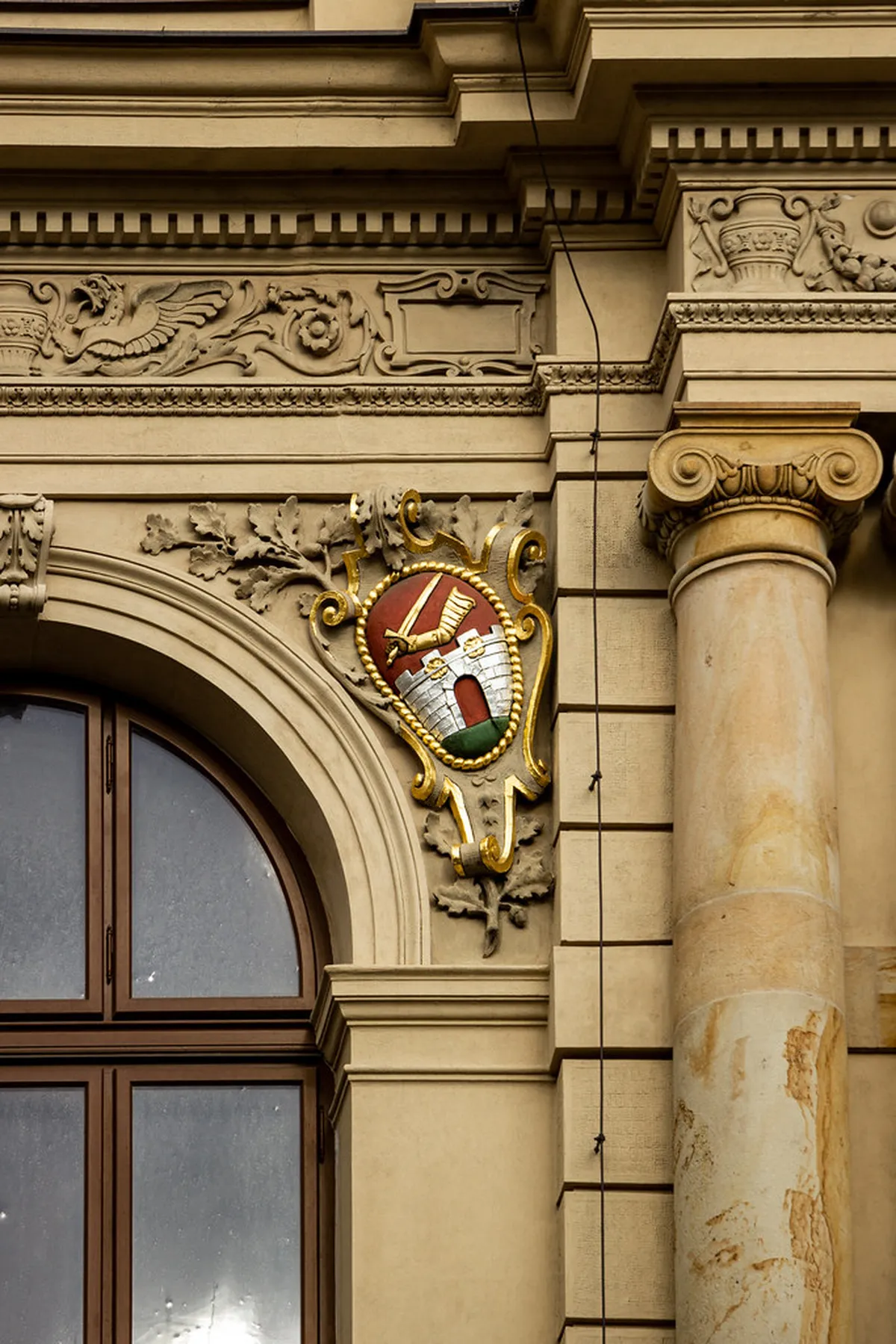 Loket Castle Day Trip Guide: A Perfect 1-Day Plan