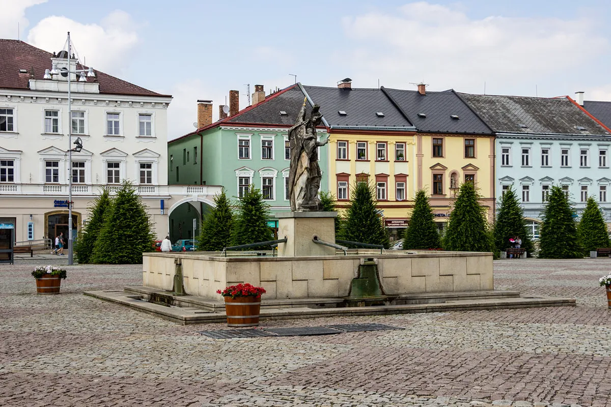 Olomouc Baroque Fountains Walking Circuit: 2-Day Guide