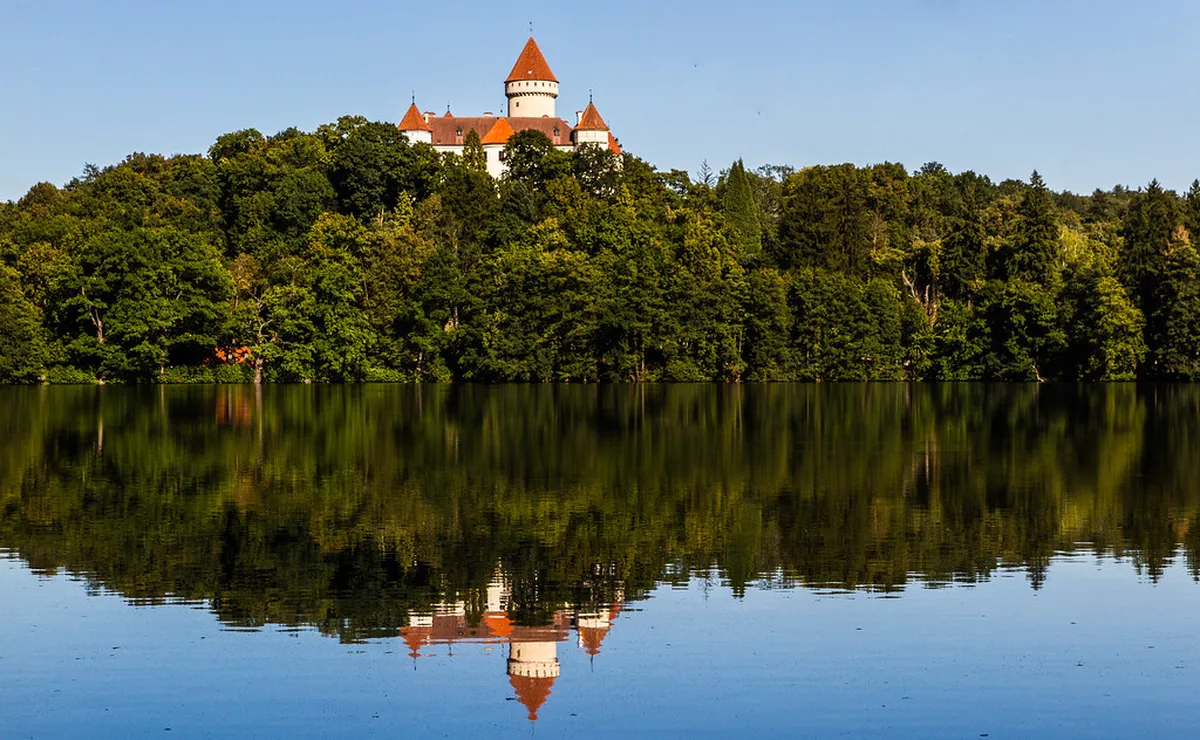 Konopiste Castle Day Trip: 10 Best Things to See & Do