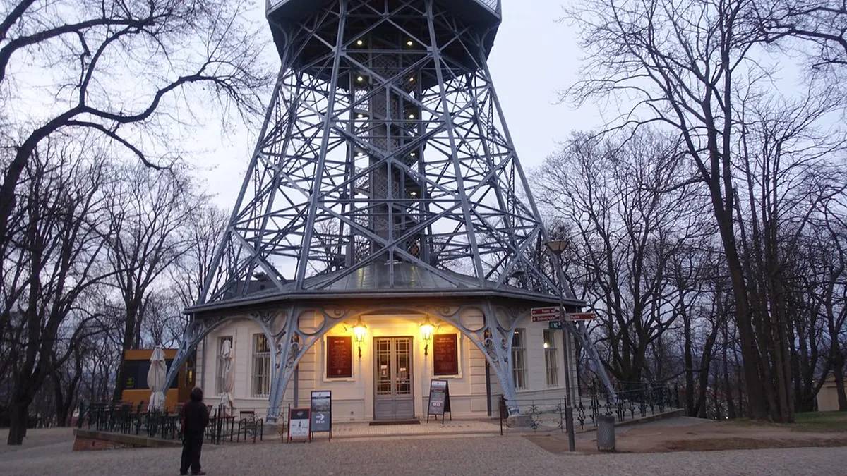 Petrin Lookout Tower Tickets and Views: 2026 Guide