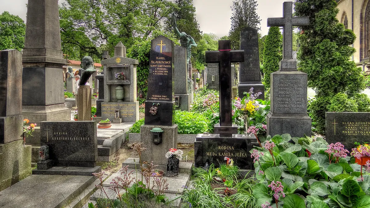 How to Visit Vysehrad Fortress and Cemetery in Prague